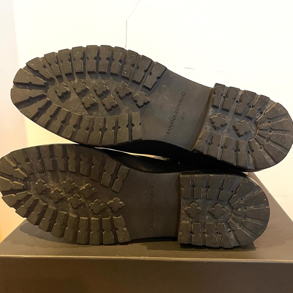 Banana Republic Leather Studded Moto Boots, Size 9,5 with original box. - Picture 5 of 7